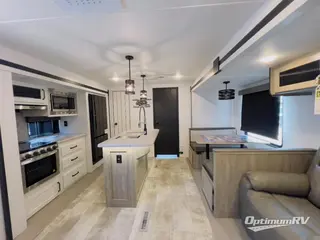 2025 Palomino Puma 32BHFS RV Photo 4