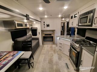 2025 Palomino Puma Destination 39DBT RV Photo 2