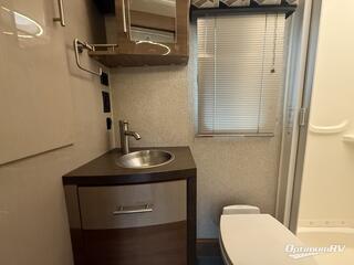 2018 Winnebago Navion 24D RV Photo 4