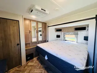 2023 Palomino Puma Destination 39FKL RV Photo 4