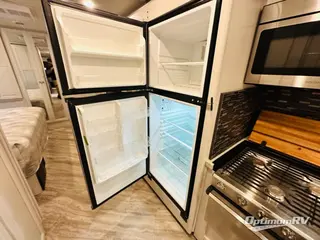 2021 Holiday Rambler Invicta 32RW RV Photo 3