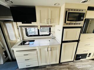 2021 Tiffin Wayfarer 25 RW RV Photo 3