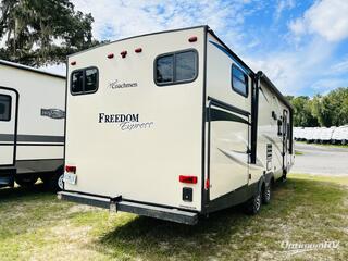 2017 Coachmen Freedom Express 292BHDS RV Photo 2