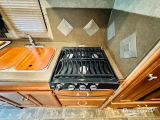 2013 Itasca Cambria 27K RV Photo 3