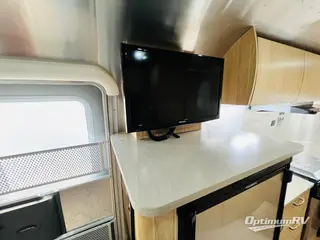 2018 Airstream Flying Cloud M-20FB RV Photo 3