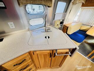 2007 Airstream Classic Limited 27FB RV Photo 2