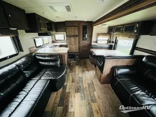 2017 Forest River Rockwood Ultra Lite 2902WS RV Photo 2