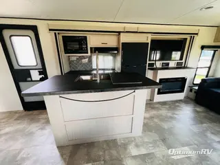 2023 Coachmen Apex Ultra-Lite 293RLDS RV Photo 3