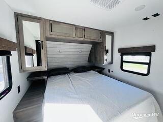 2025 Palomino Puma 32BH2B RV Photo 3