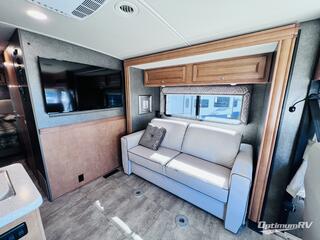 2017 Winnebago Vista LX 27N RV Photo 2