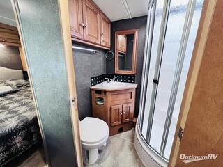 2017 Winnebago Vista LX 27N RV Photo 4