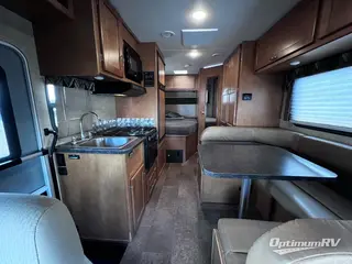 2018 Winnebago Minnie Winnie 22R RV Photo 2