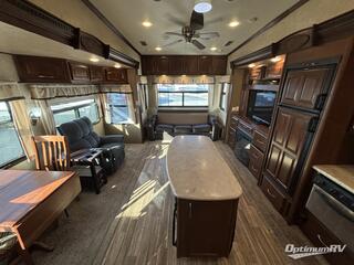 2015 Palomino Columbus F320RS RV Photo 2