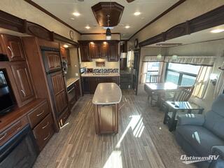 2015 Palomino Columbus F320RS RV Photo 3