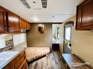 2016 Starcraft Autumn Ridge 235FB RV Photo 2