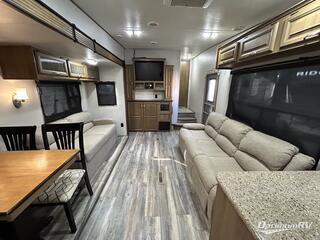 2015 CrossRoads Cruiser Aire CAF28RK RV Photo 2