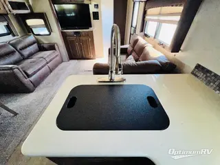 2019 Forest River Rockwood Ultra Lite 2902WS RV Photo 3