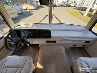 2004 Winnebago Sightseer 30B RV Photo 4