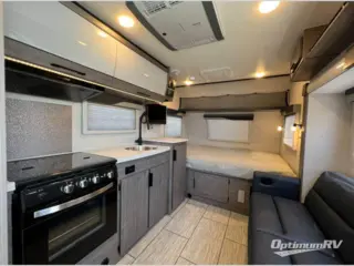 2025 Lance Lance Travel Trailers 1475 RV Photo 2