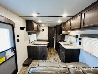 2018 Starcraft Autumn Ridge Outfitter 23FB RV Photo 2