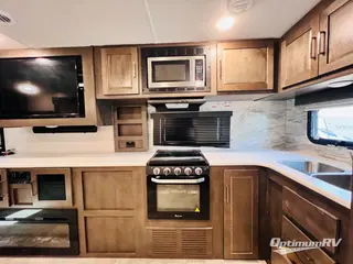 2021 Forest River Rockwood Ultra Lite 2902SW RV Photo 3