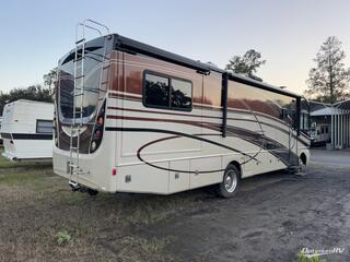 2014 Fleetwood Southwind 34A RV Photo 2