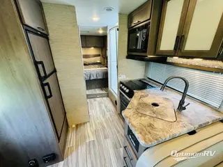 2023 Thor Four Winds 28A RV Photo 3