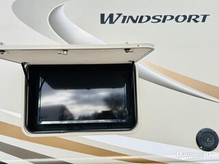 2018 Thor Windsport 34P RV Photo 4