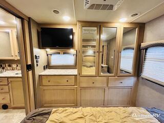 2018 Thor Windsport 34P RV Photo 3