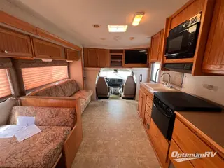 2007 Winnebago Access 31C RV Photo 2