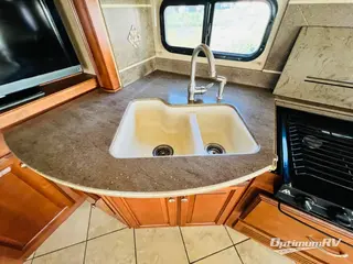 2011 Thor Tuscany 4051 RV Photo 3