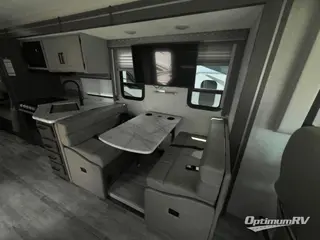 2024 Thor Freedom Traveler 32A RV Photo 4