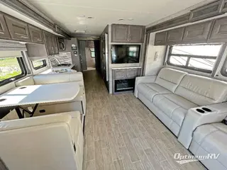 2021 Thor Miramar 35.4 RV Photo 3