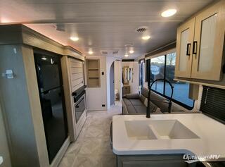 2024 Forest River Wildwood X-Lite 24VIEW RV Photo 2