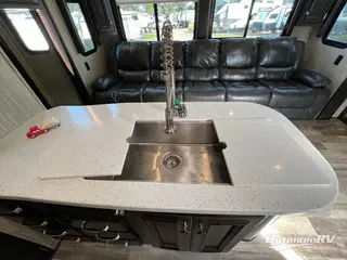 2018 Heartland Road Warrior 413 RV Photo 3