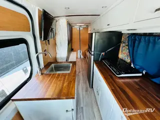 2019 Mercedes Benz Sprinter RV Photo 4