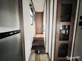 2021 KZ Durango Gold G383RLQ RV Photo 4