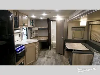 2021 Coachmen Catalina Legacy 263BHSCK RV Photo 3