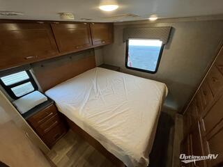 2019 Winnebago Minnie Winnie 31G RV Photo 4