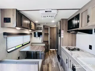 2022 Gulf Stream Kingsport Ultra Lite 248BH RV Photo 2