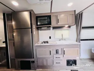 2022 Gulf Stream Kingsport Ultra Lite 248BH RV Photo 3