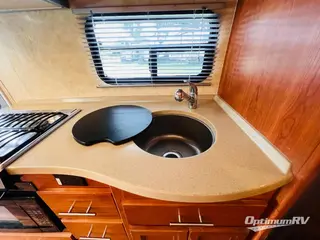 2013 Coachmen Concord 301SS RV Photo 4