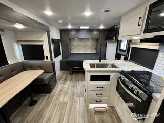 2025 Venture Stratus 211VBH RV Photo 3