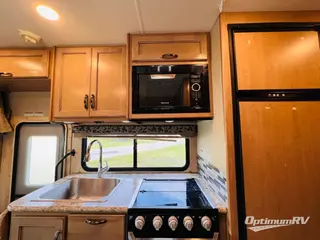 2019 Thor Four Winds 25V RV Photo 3