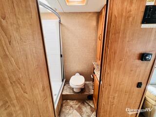 2015 Coachmen Pursuit 27 KB RV Photo 4