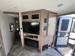 2023 Palomino SolAire Ultra Lite 294DBHS RV Photo 3