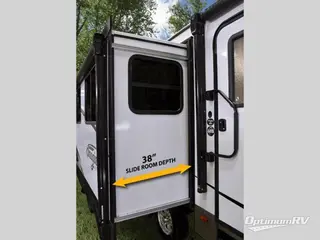 2018 Grand Design Imagine 2800BH RV Photo 4