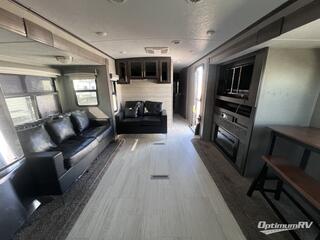 2020 Forest River Rockwood Signature Ultra Lite 8332SB RV Photo 2