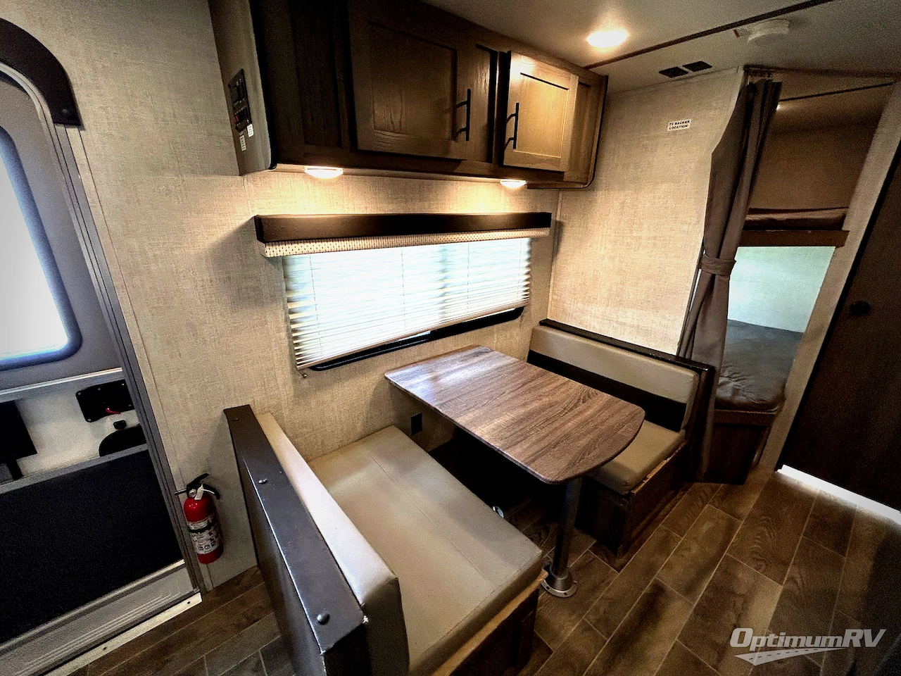 2022 Gulf Stream Kingsport Ultra Lite 248BH Photo 9