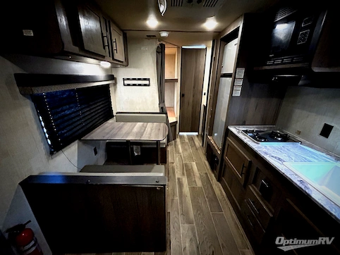 2022 Gulf Stream Kingsport Ultra Lite 248BH RV Photo 2